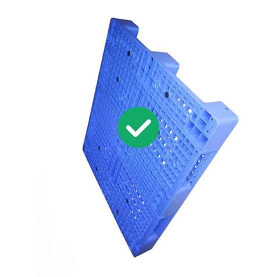 130x110 op zwaar werk berekende Plastic Stapelbare Pallets Antislip5000kg Lading